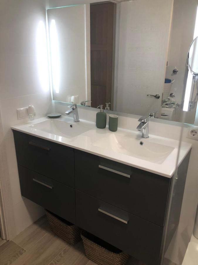 Apartamento Totalmente Reformado Con Piscina Y Jardines Al Lado De La Playa De La Carihuela Torremolinos Zewnętrze zdjęcie