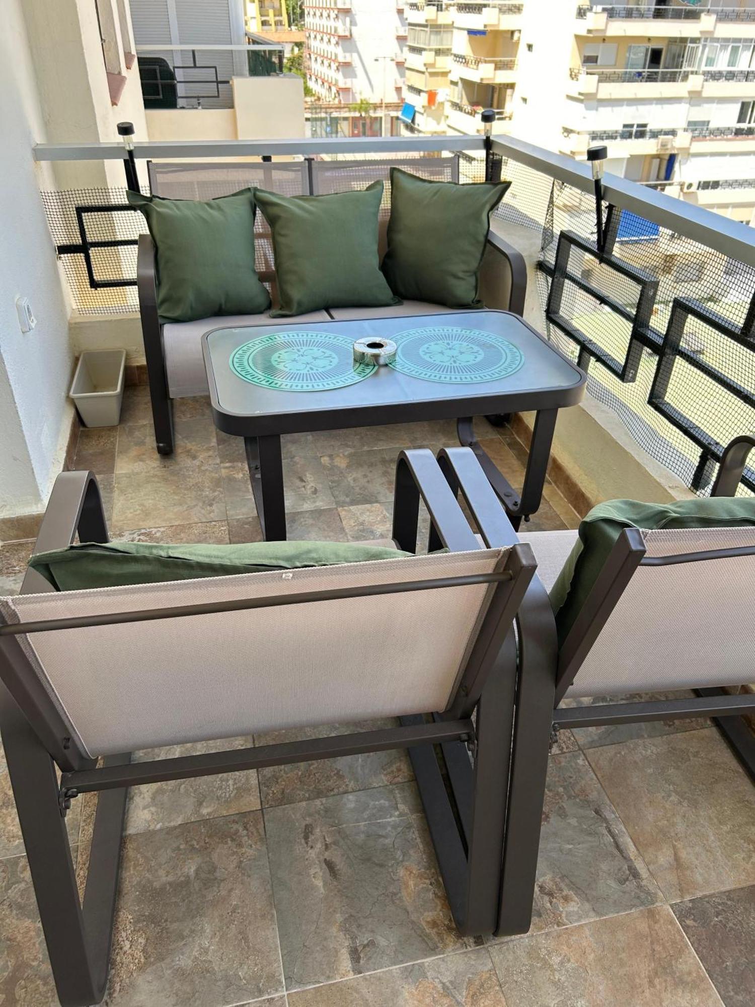 Apartamento Totalmente Reformado Con Piscina Y Jardines Al Lado De La Playa De La Carihuela Torremolinos Zewnętrze zdjęcie